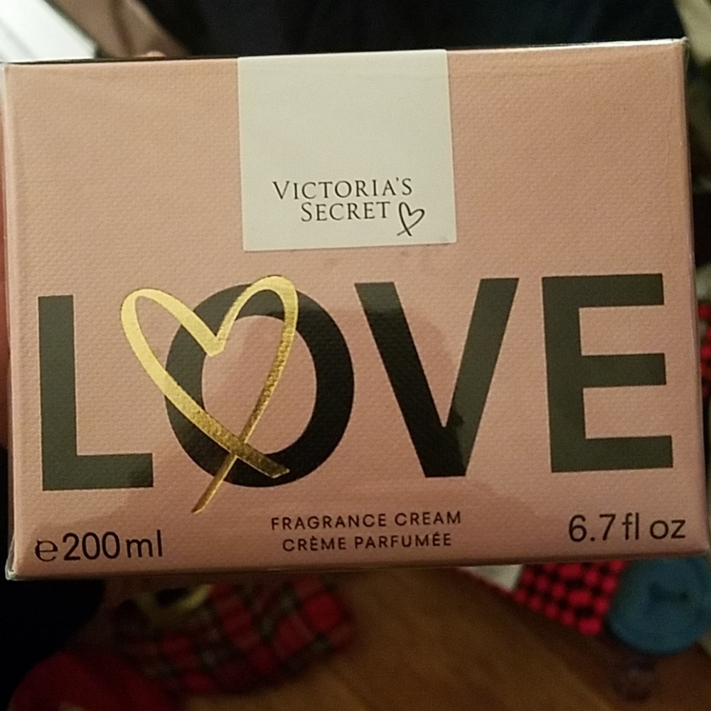 Victoria's Secret Love  Fragrence Cream